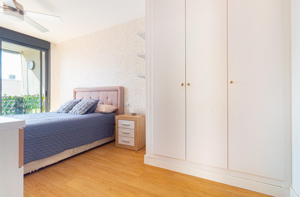 Resale - Apartment - Orihuela Costa - Los Dolses