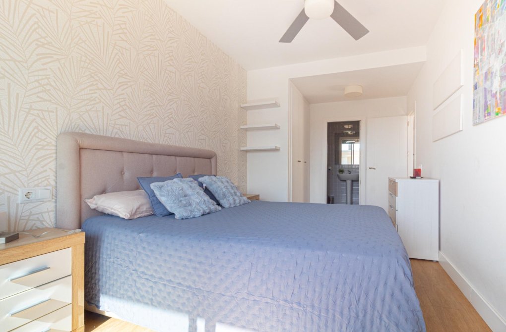 Resale - Apartment - Orihuela Costa - Los Dolses