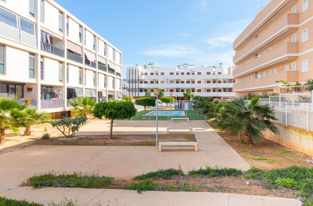 Resale - Apartment - Orihuela Costa - Los Dolses