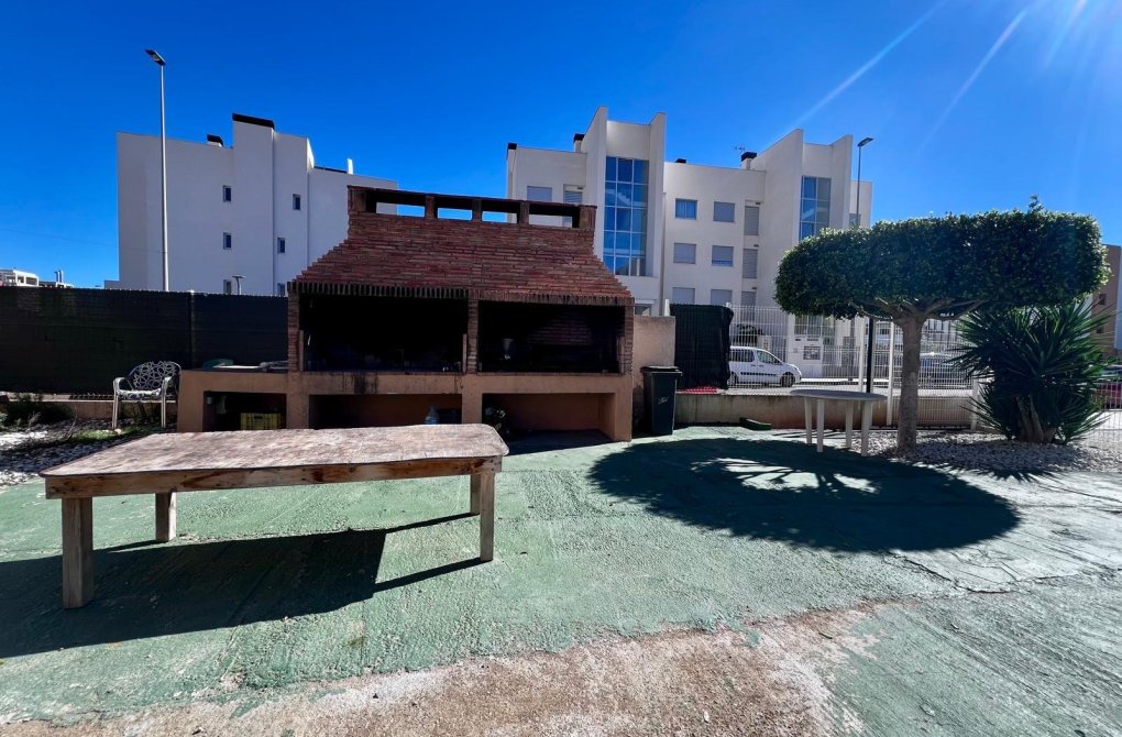 Resale - Apartment - Orihuela Costa - Los Dolses