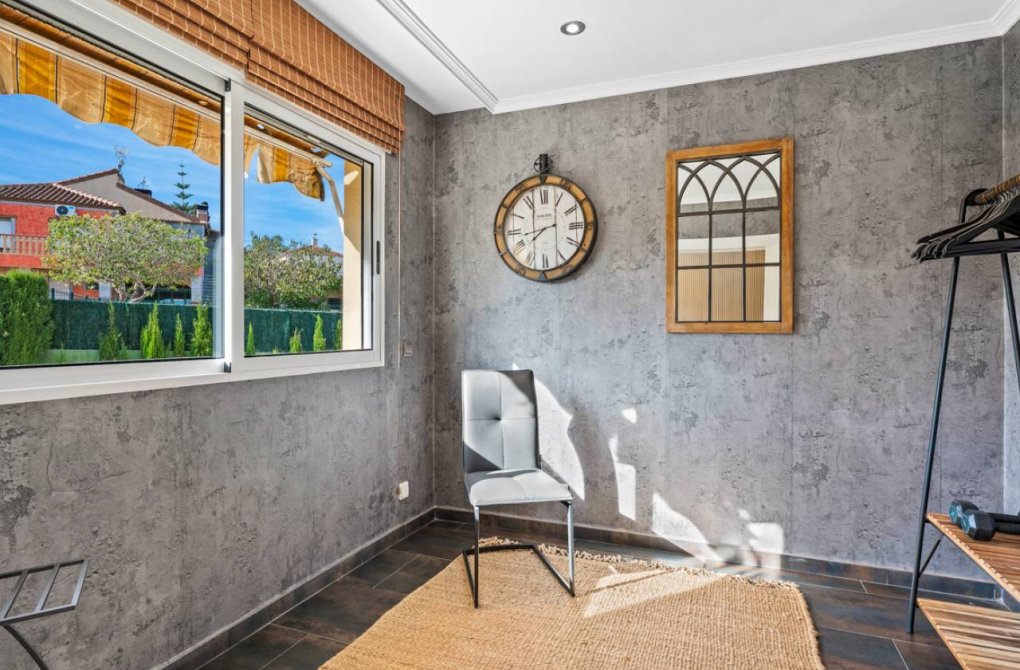 Resale - Villa - Algorfa - Castillo De Montemar