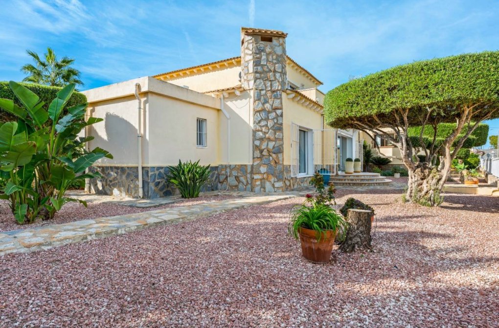Resale - Villa - Algorfa - Castillo De Montemar