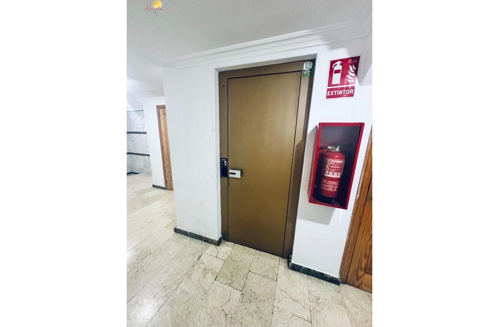 Resale - Apartment - Torrevieja - Curva del Palangre