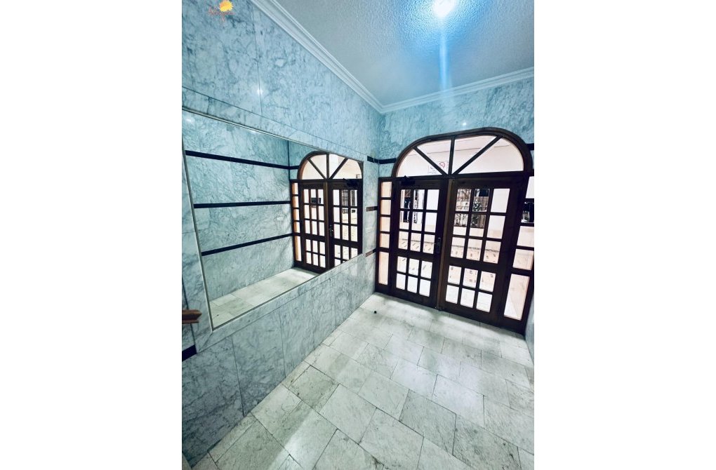 Resale - Apartment - Torrevieja - Curva del Palangre