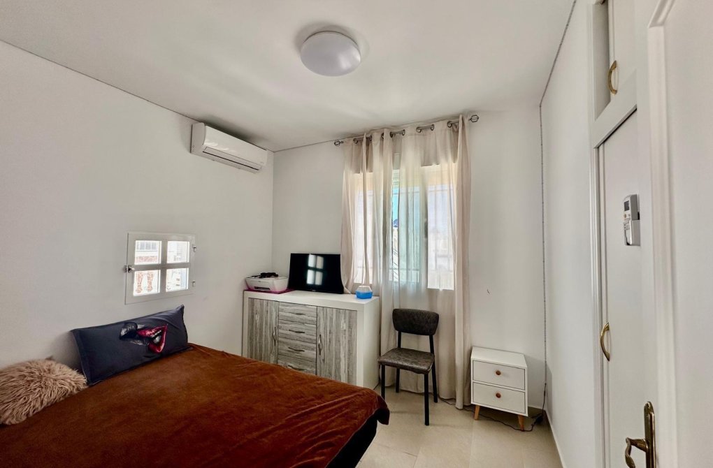 Resale - Bungalow - Torrevieja - Carrefour