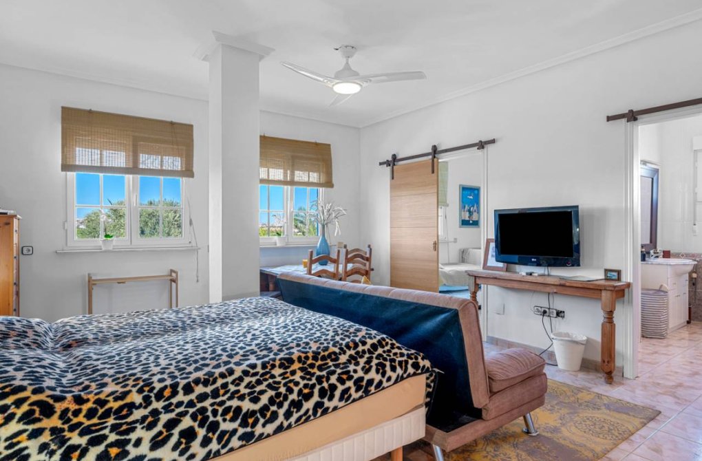 Вторичное жилье - Финка / Загородная недвижимость - Los Montesinos