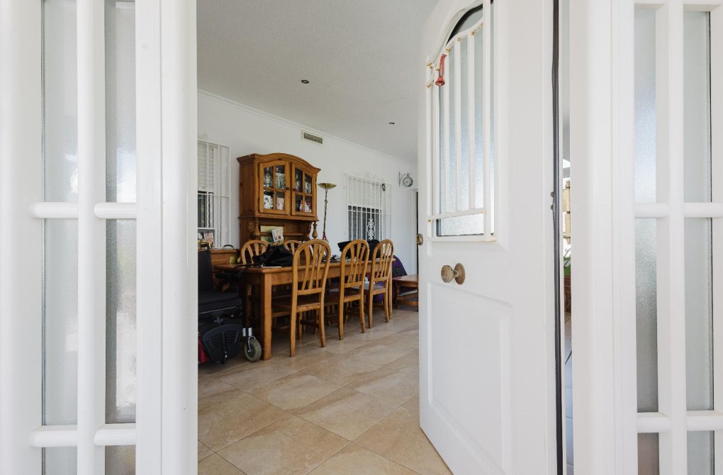 Resale - Chalet - Torrevieja - La siesta