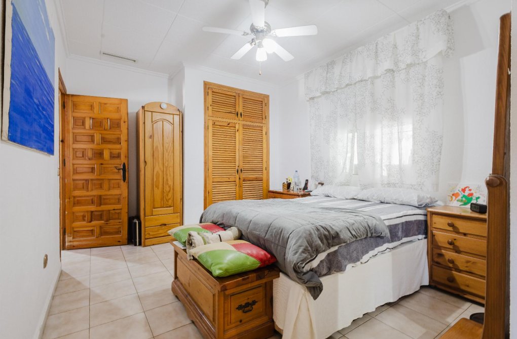 Resale - Chalet - Torrevieja - La siesta