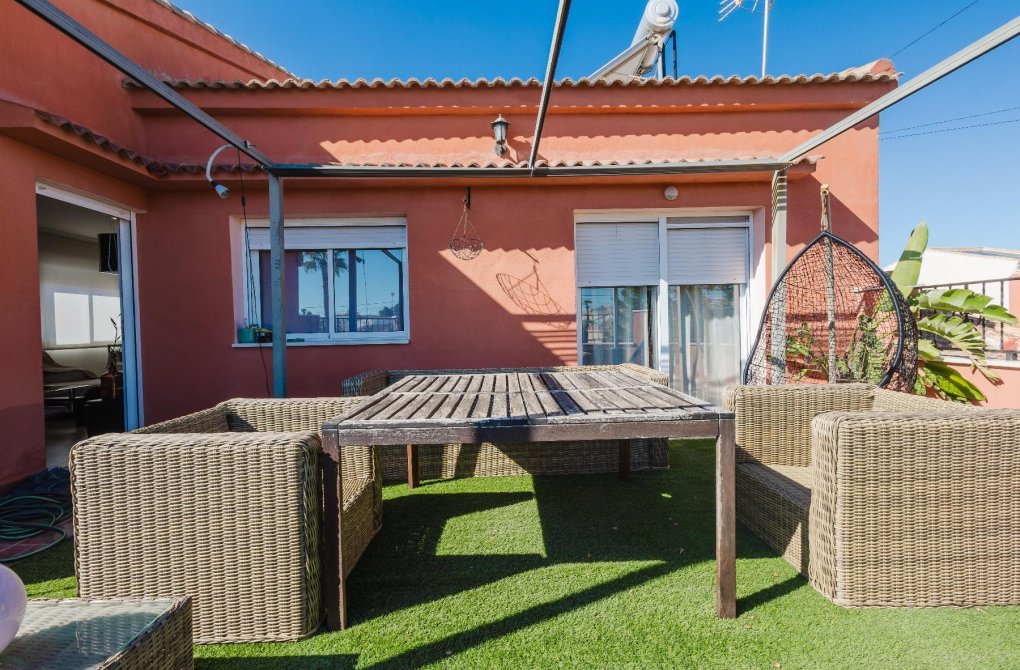 Resale - Chalet - Torrevieja - La siesta