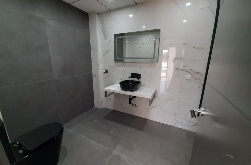 Resale - Chalet Independiente - Orihuela Costa