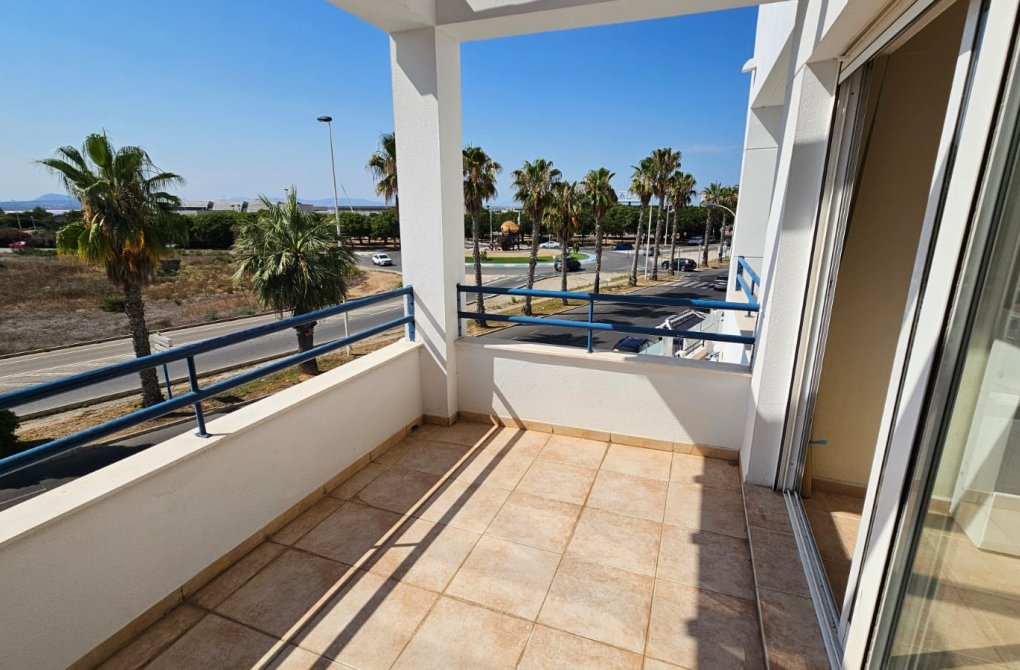 Resale - Apartment - Torrevieja - torrevieja