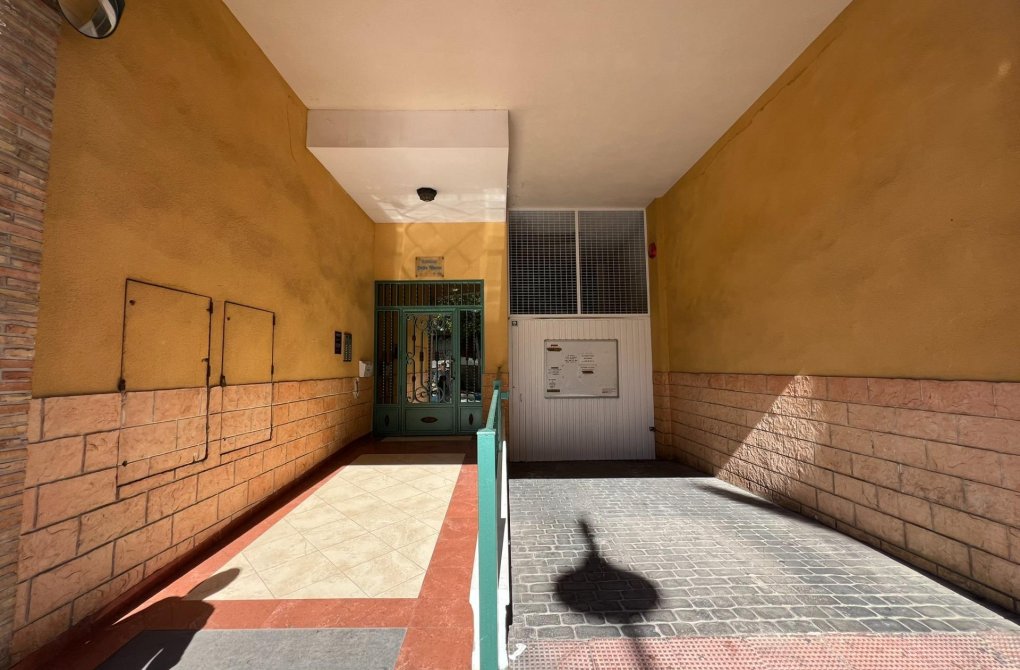 Resale - Apartment - Torrevieja - Habaneras