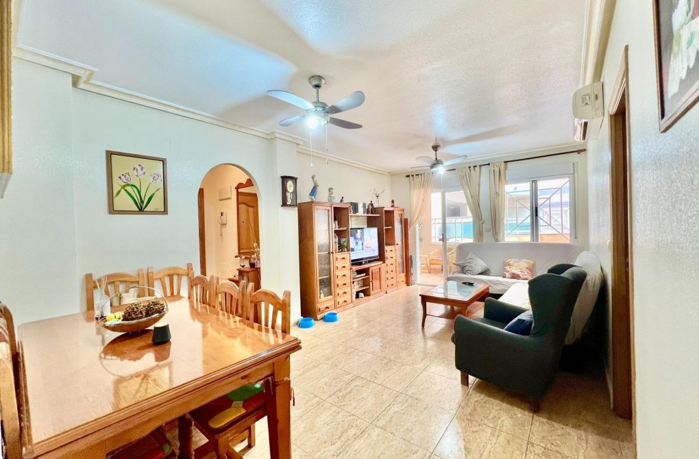 Resale - Apartment - Torrevieja - Habaneras