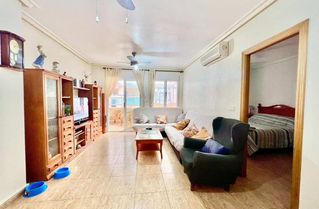 Resale - Apartment - Torrevieja - Habaneras