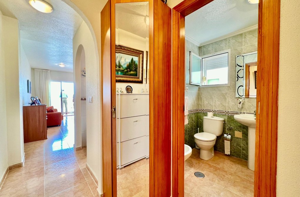Resale - Apartment - Torrevieja - Playa del cura