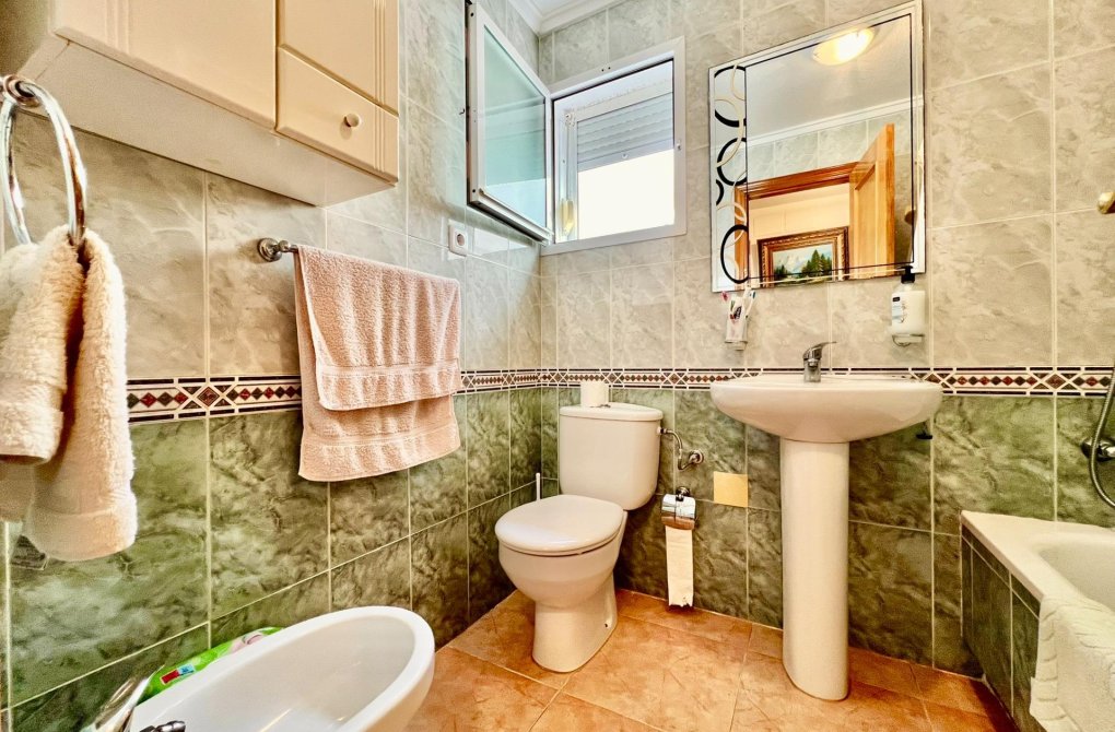 Resale - Apartment - Torrevieja - Playa del cura