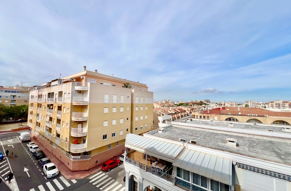Resale - Apartment - Torrevieja - Playa del cura
