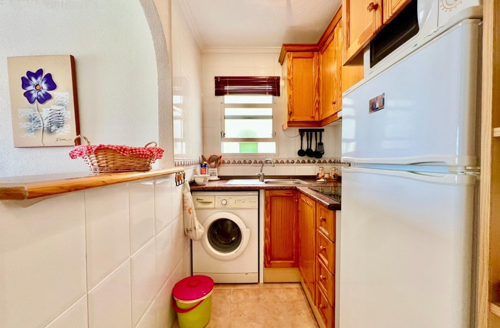 Resale - Apartment - Torrevieja - Playa del cura