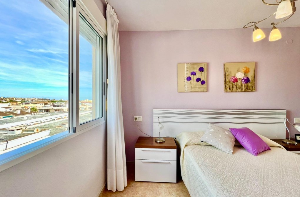 Resale - Apartment - Torrevieja - Playa del cura