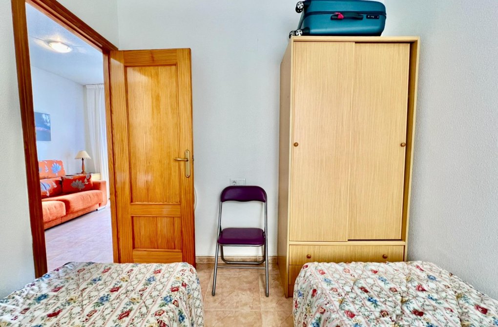 Resale - Apartment - Torrevieja - Playa del cura