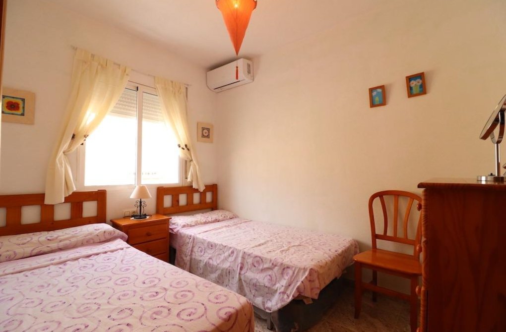 Resale - semi-detached house - Orihuela Costa - La Zenia