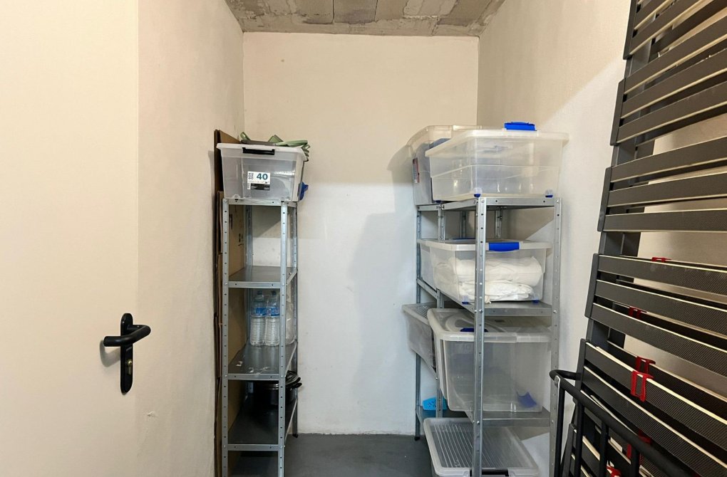 Rynek wtórny - Parking - Torrevieja - Estacion de autobuses