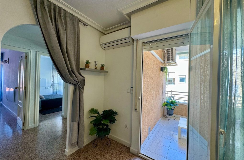 Resale - Apartment - Torrevieja - Curva del Palangre