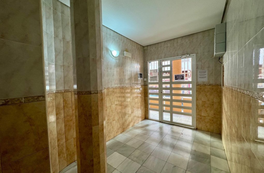 Resale - Apartment - Torrevieja - Curva del Palangre