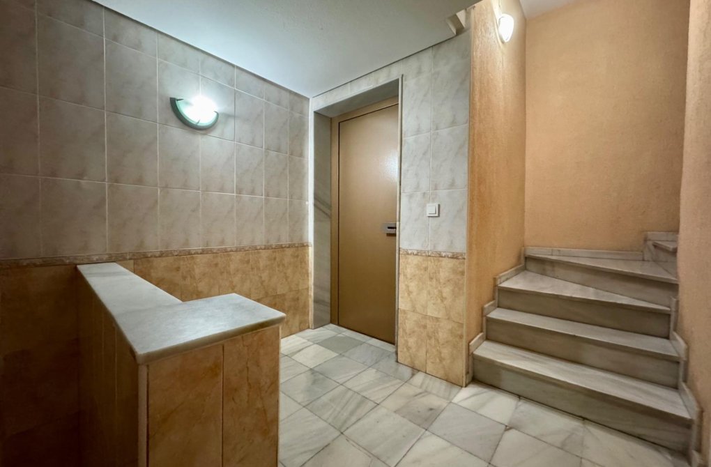 Resale - Apartment - Torrevieja - Curva del Palangre