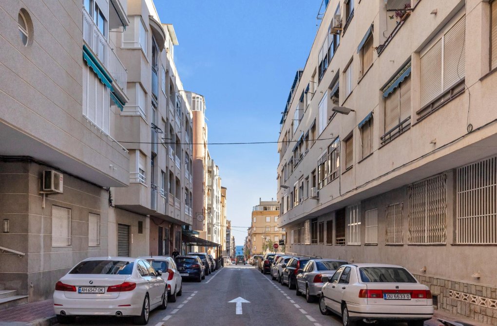 Resale - Apartment - Torrevieja - Habaneras