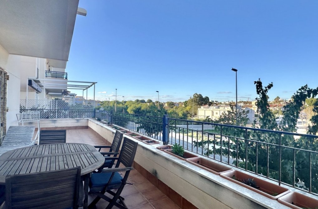 Resale - Apartment - Mil Palmeras