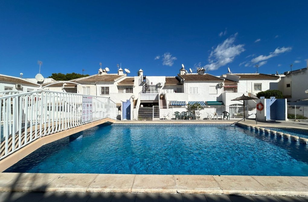 Resale - Bungalow - Torrevieja - La Siesta - El Salado - Torreta
