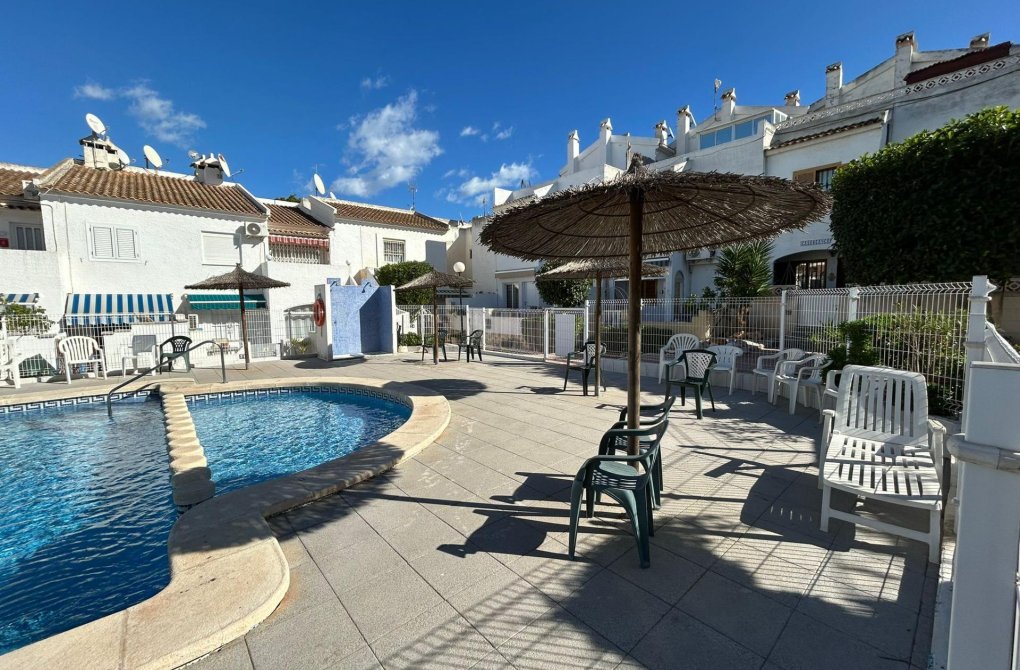 Resale - Bungalow - Torrevieja - La Siesta - El Salado - Torreta