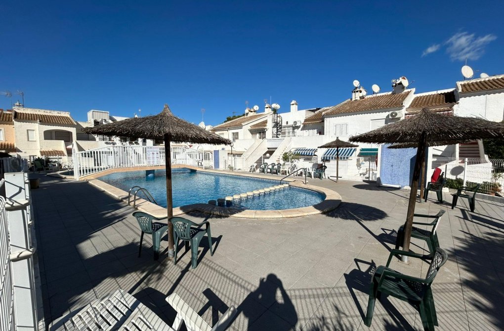 Resale - Bungalow - Torrevieja - La Siesta - El Salado - Torreta