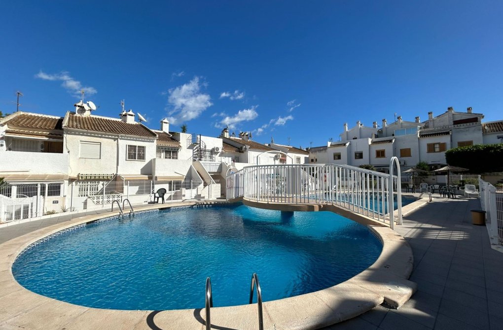 Resale - Bungalow - Torrevieja - La Siesta - El Salado - Torreta