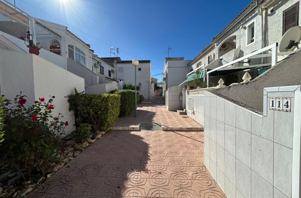 Resale - Bungalow - Torrevieja - La Siesta - El Salado - Torreta