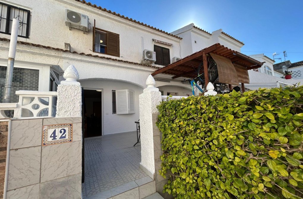Resale - Bungalow - Torrevieja - La Siesta - El Salado - Torreta