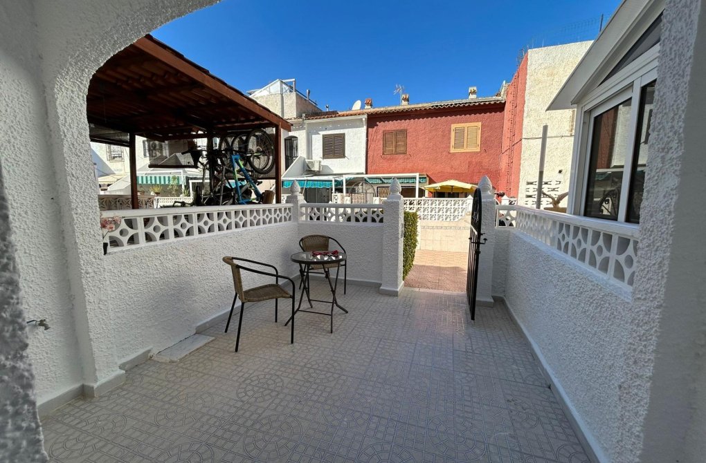 Resale - Bungalow - Torrevieja - La Siesta - El Salado - Torreta