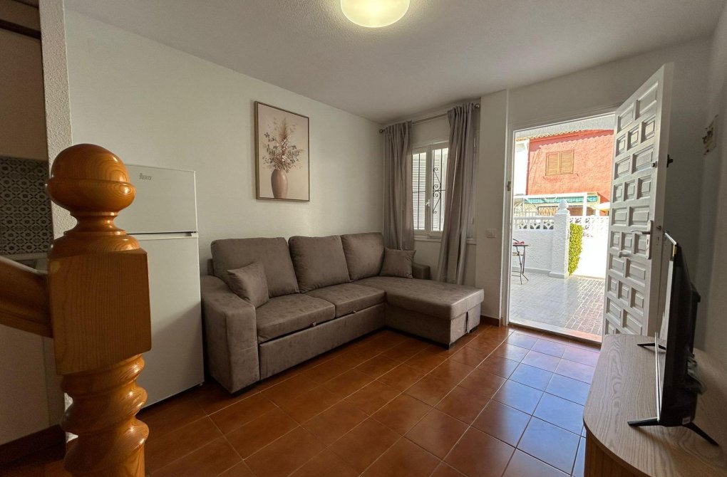 Resale - Bungalow - Torrevieja - La Siesta - El Salado - Torreta
