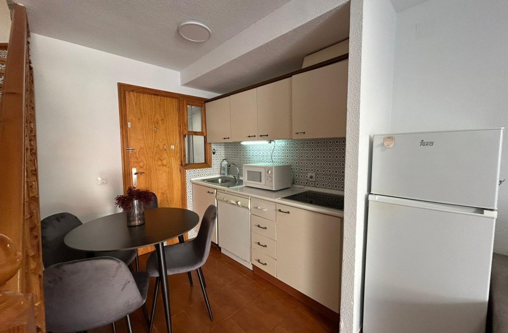 Resale - Bungalow - Torrevieja - La Siesta - El Salado - Torreta