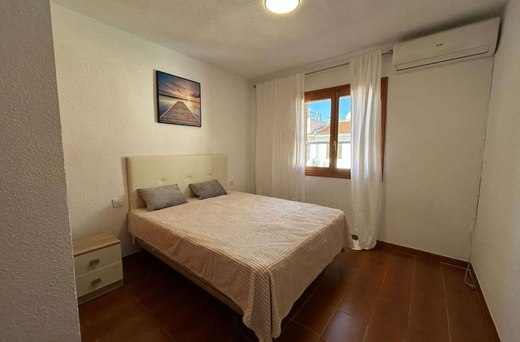 Resale - Bungalow - Torrevieja - La Siesta - El Salado - Torreta