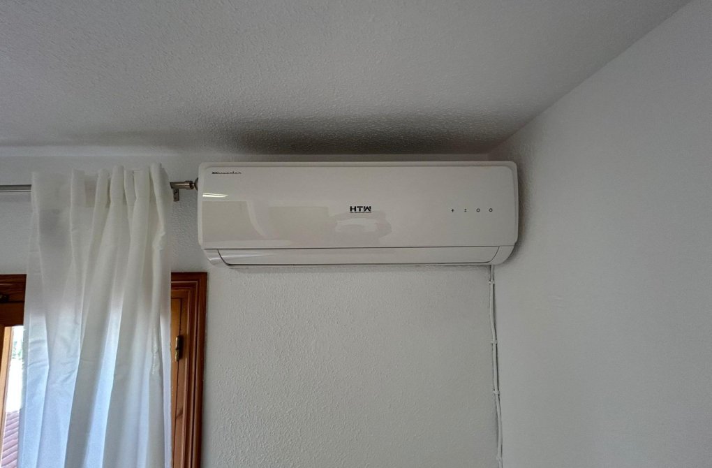 Resale - Bungalow - Torrevieja - La Siesta - El Salado - Torreta