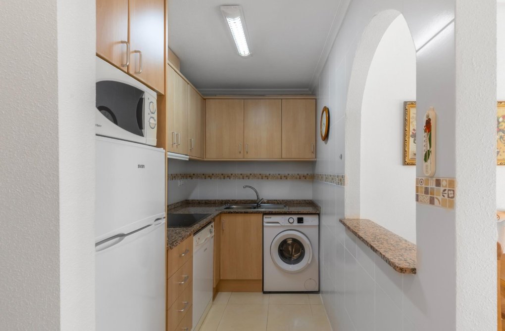 Resale - Apartment - Torrevieja - Estacion de autobuses