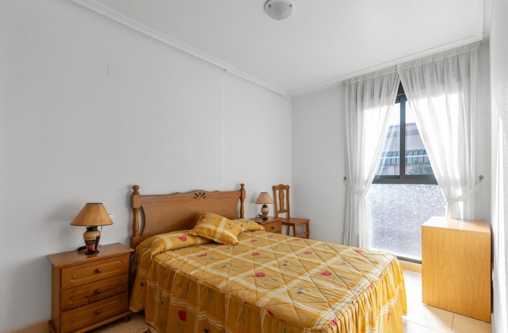 Resale - Apartment - Torrevieja - Estacion de autobuses