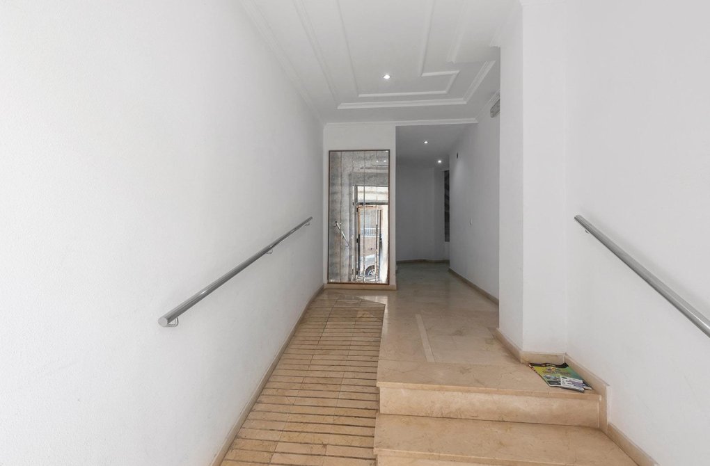 Resale - Apartment - Torrevieja - La Mata