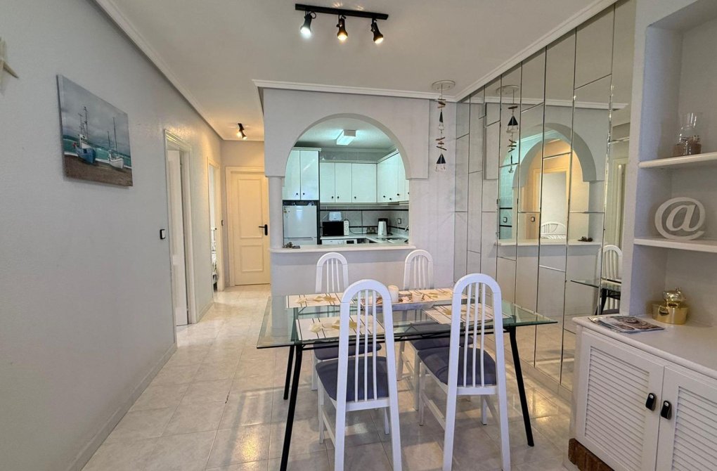 Resale - Bungalow - Torrevieja - Punta prima