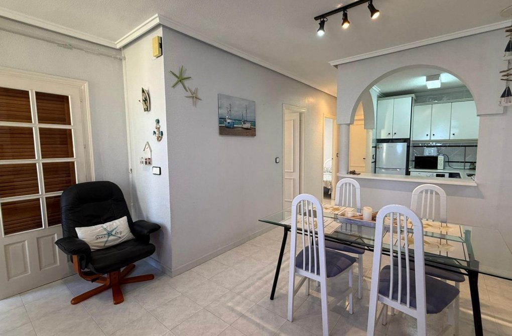 Resale - Bungalow - Torrevieja - Punta prima