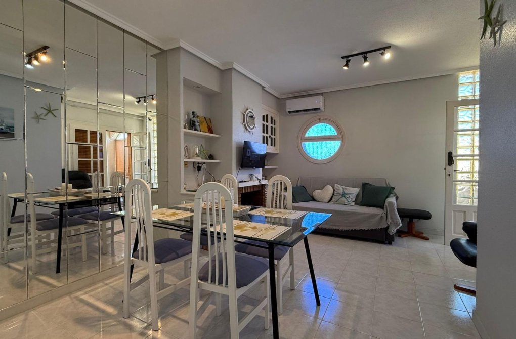 Resale - Bungalow - Torrevieja - Punta prima