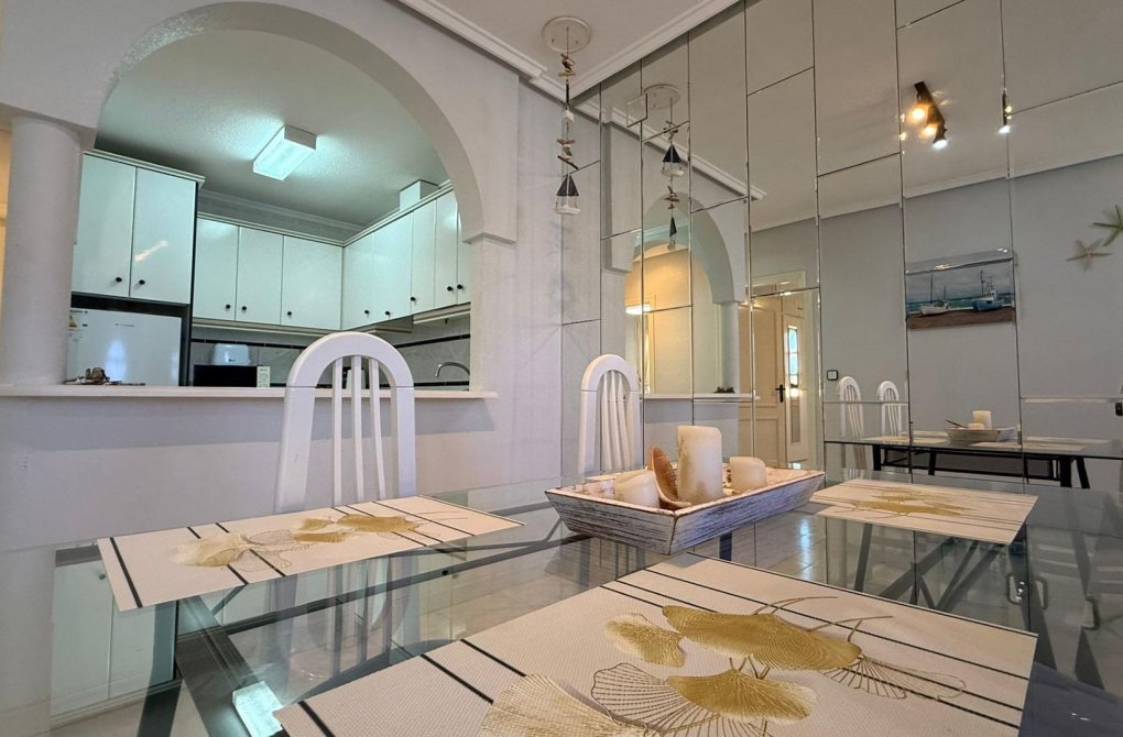 Resale - Bungalow - Torrevieja - Punta prima