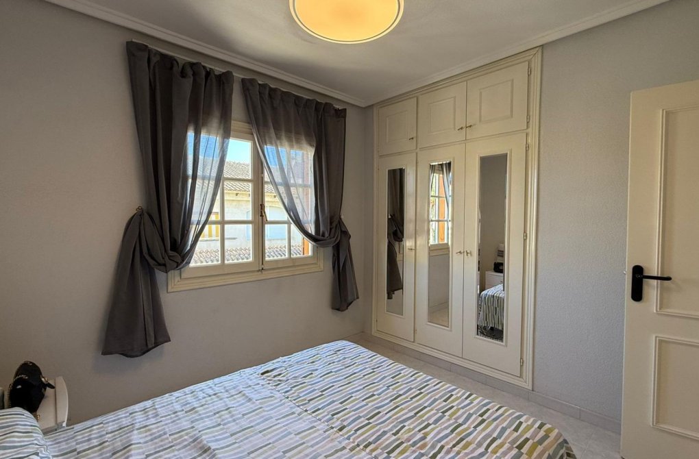 Resale - Bungalow - Torrevieja - Punta prima